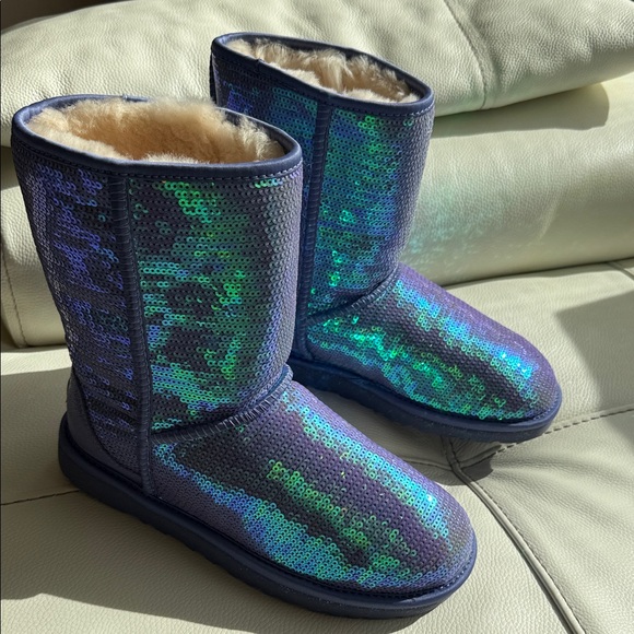UGG Australia Iridescent Sequin Boots Purple/Lavander - Picture 1 of 17